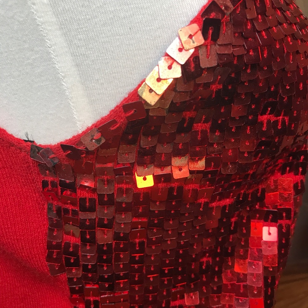GIFTED Charlotte Russe Red Sequin Top Sleeveless - Picture 3 of 8